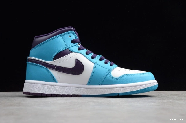 554724-415 Hornets  Mid 1 Jordan 0314